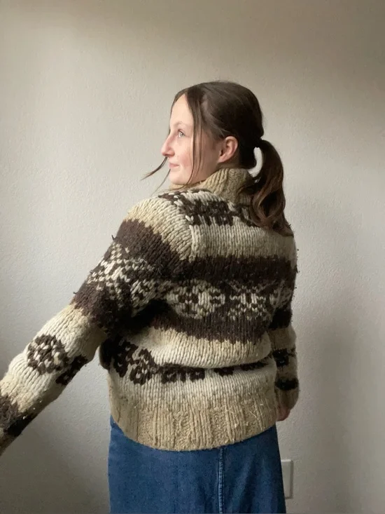 Handmade Chunky Knit Cardigan - Picture 3 of 4